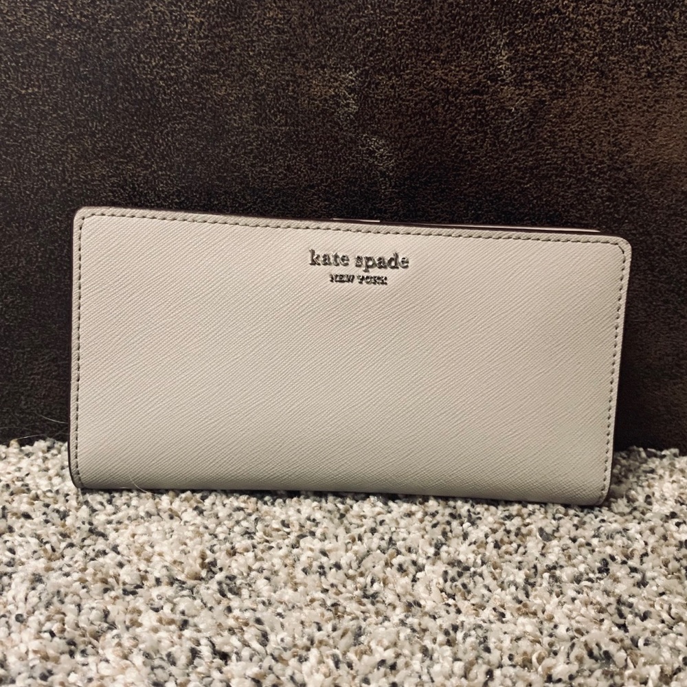 NEW Kate Spade Cameron Large Slim Bifold Wallet